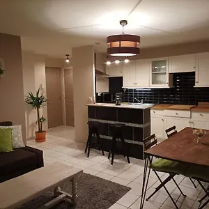 Ecully, Au Calme De 50m². Ecully